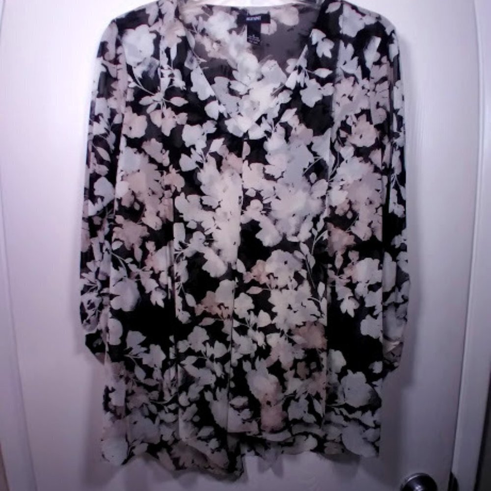 Alfani V-neck Layers Nylon Blouse w/Floral Print: Size: Small